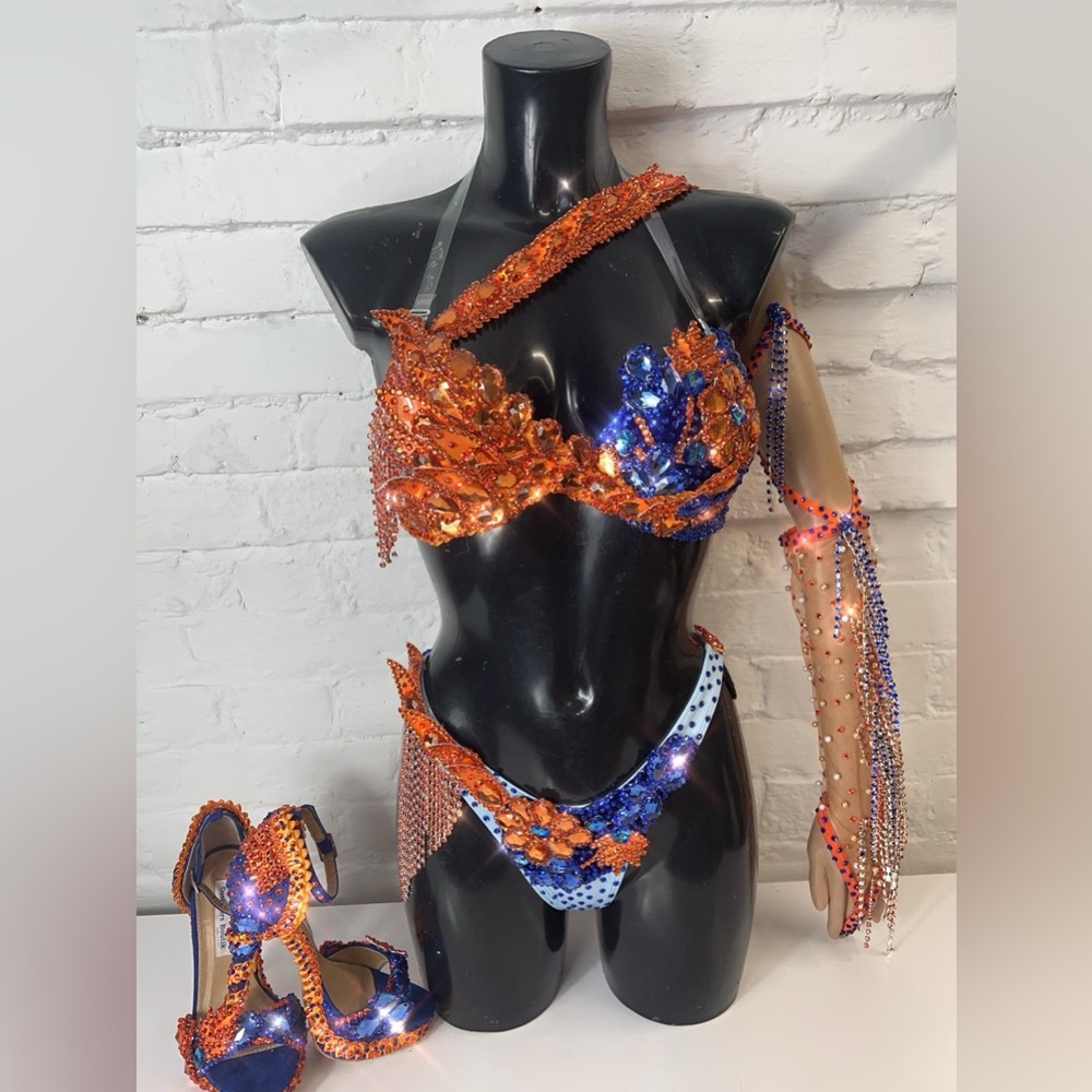 Wbff or fmg show bikini